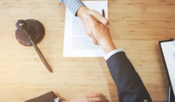 Acuerdo de conciliación laboral firmado con un abogado laboral en Salto